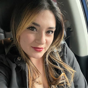 Meet your Posher, Roxana